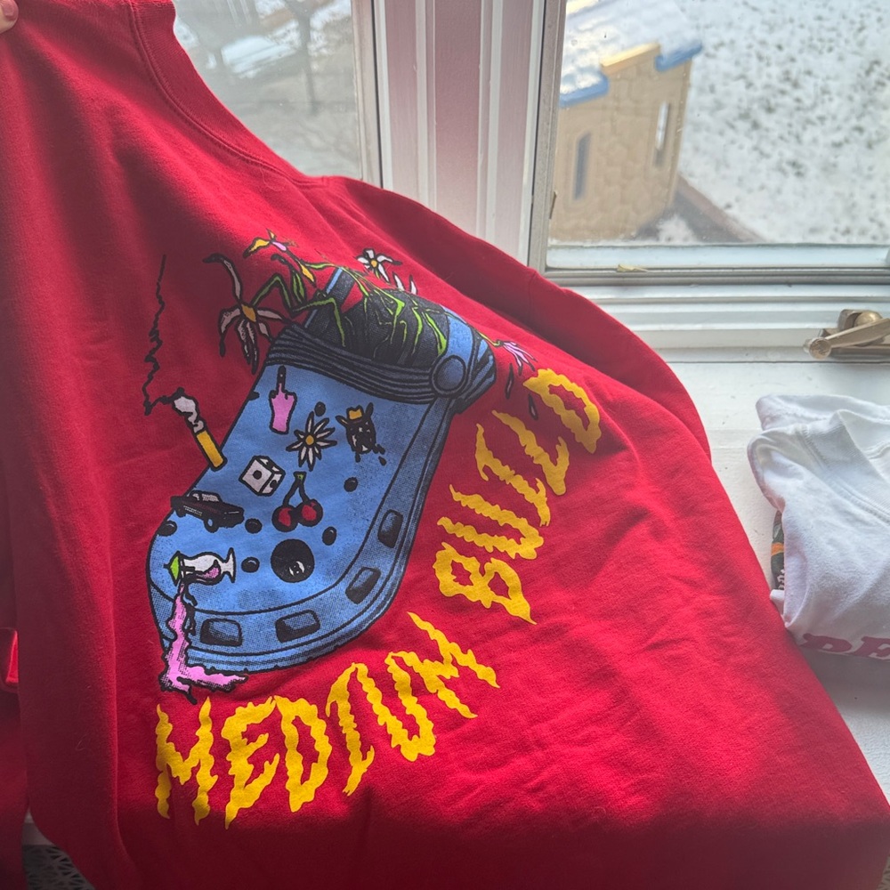 Medium Build Concert Merch - Picture 5 of 5
